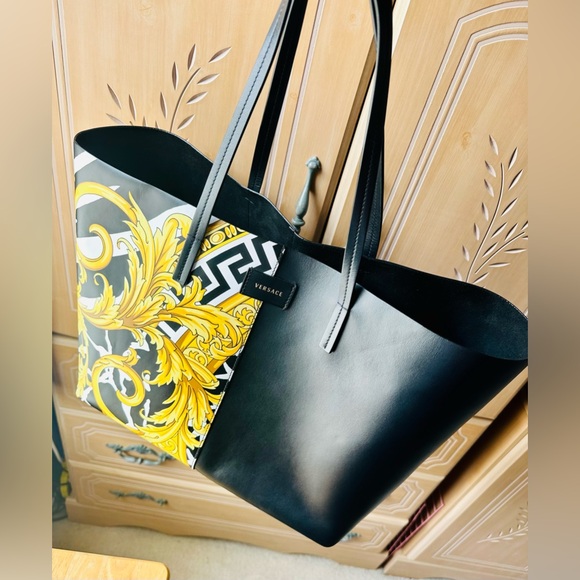 Versace Savage Barocco Print Leather Tote - Picture 15 of 17